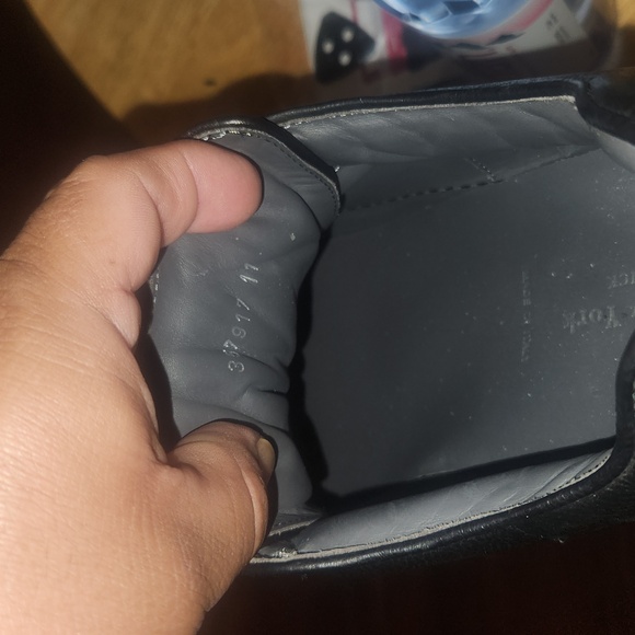 Sneakers to boot like New - Picture 6 of 6